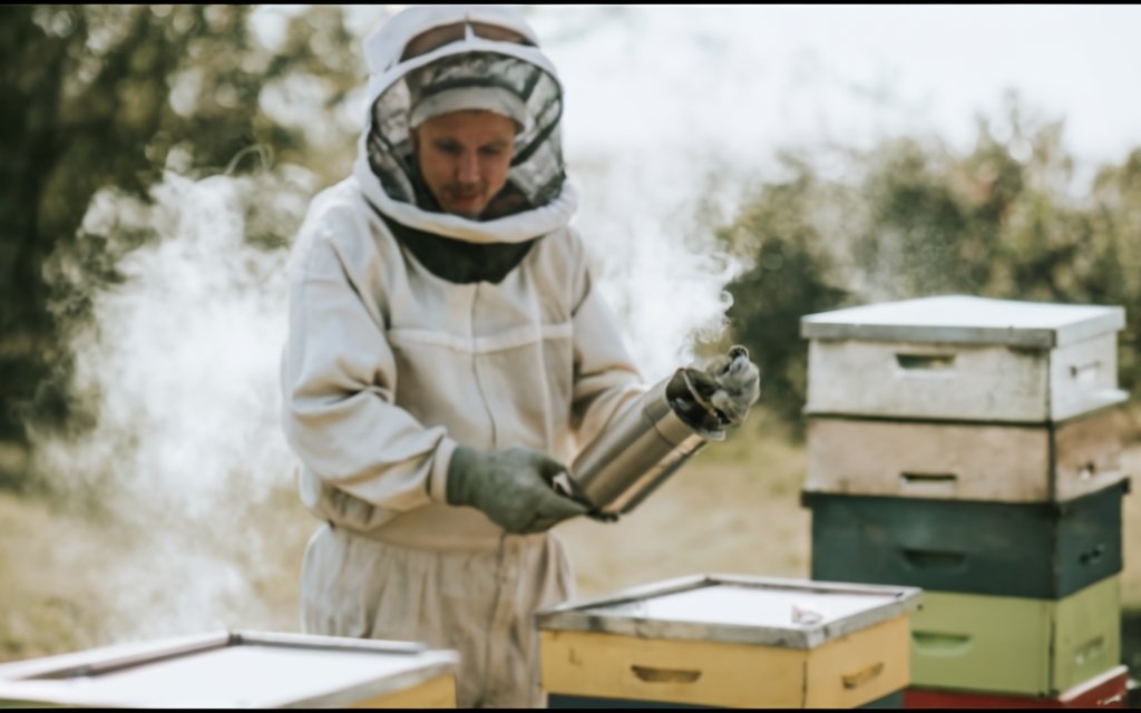 beekeeping Smokers and Fuel 5